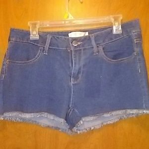 New boundary size 13 short shorts made to look cut